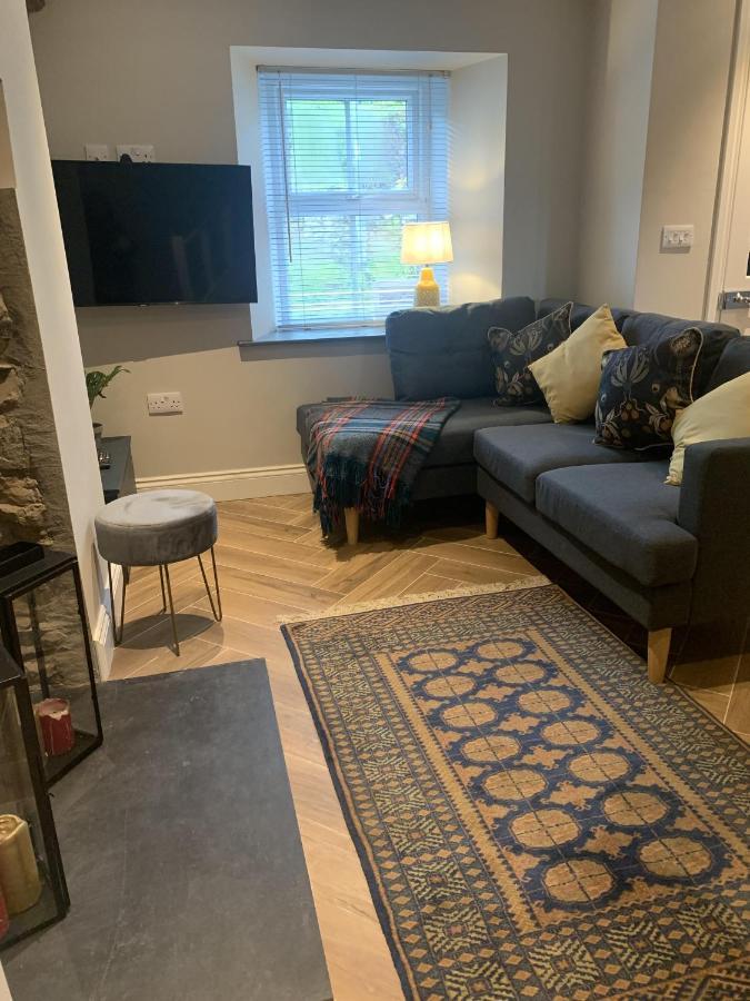 Min-Y-Fford Sleeps 6 Plus Pet Newport  Exterior photo
